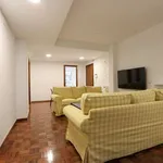 Rent a room of 275 m² in madrid