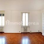 Rent 5 bedroom apartment of 200 m² in Milan