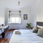 Rent a room of 170 m² in Lisbon