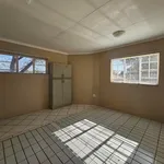 Rent 1 bedroom apartment in Roodepoort