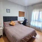 Rent 3 bedroom apartment of 90 m² in Oviedo