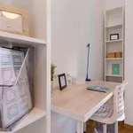 Rent a room of 90 m² in Milan