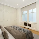 Rent 3 bedroom flat in Chelsea