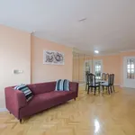 Rent a room of 170 m² in Alcalá de Henares