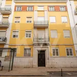 Rent 4 bedroom apartment of 116 m² in Lisbon