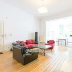 Huur 1 slaapkamer appartement van 120 m² in brussels