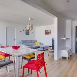 Rent 2 bedroom apartment of 70 m² in Bordeaux