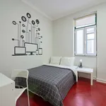 Rent a room of 399 m² in Lisboa