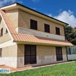 Rent 6 bedroom house of 350 m² in Rome