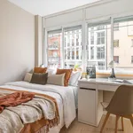 Rent 4 bedroom apartment in Barcelona