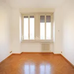 Rent 5 bedroom apartment of 200 m² in Milan