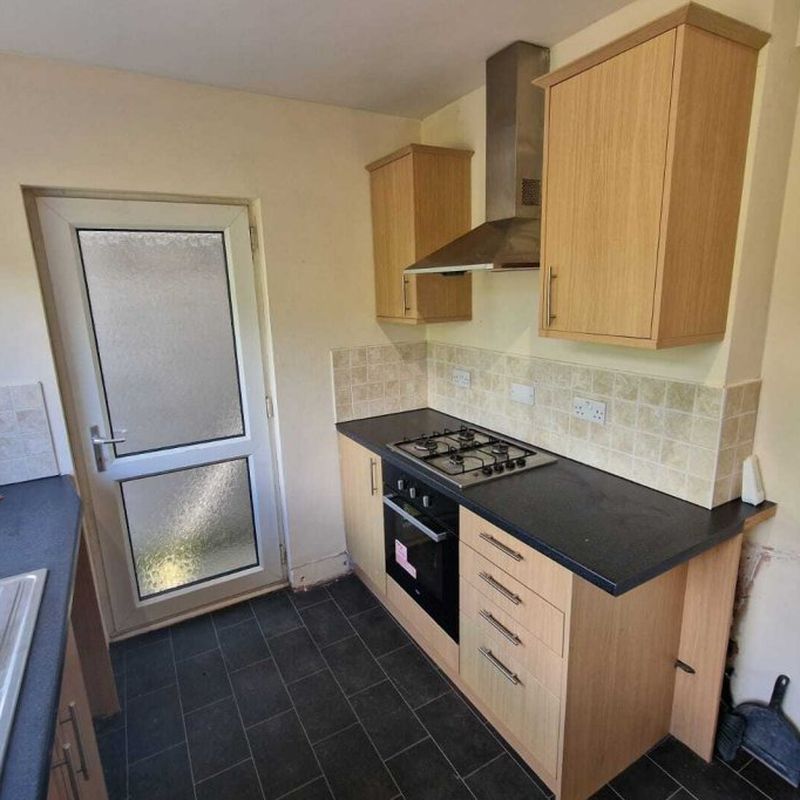 3 bedroom property to let in Burland Avenue, Wolverhampton - £1,200 pcm Claregate