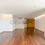 Rent 3 bedroom apartment of 126 m² in Loures