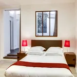 Rent 1 bedroom apartment of 646 m² in Paris