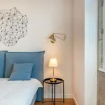 Rent 1 bedroom apartment of 75 m² in Porto