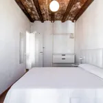 Rent 3 bedroom apartment in Barcelona