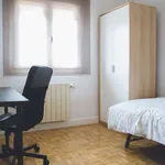 Rent a room of 300 m² in madrid