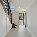 Rent 4 bedroom house in Strathpine