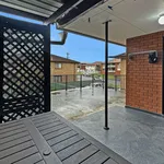 Rent 4 bedroom apartment in Warrawong