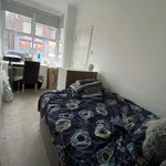 Rent 4 bedroom flat in East Midlands