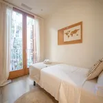 Rent 4 bedroom apartment of 80 m² in Barcelona