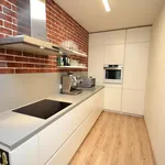 Pronajměte si 3 ložnic/e byt o rozloze 71 m² v Prague