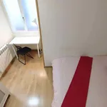 Rent a room of 170 m² in Madrid