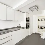 Appartement de 753 m² avec 2 chambre(s) en location à Paris