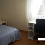 Rent a room of 130 m² in Zaragoza