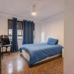 Rent a room of 135 m² in Valencia