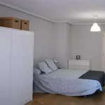 Rent 5 bedroom apartment in Valencia