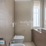 Rent 4 bedroom apartment of 65 m² in Milan