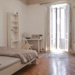 Rent a room of 280 m² in madrid