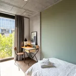 Miete 2 Schlafzimmer wohnung von 689 m² in Berlin