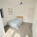 Rent 4 bedroom apartment in Seville