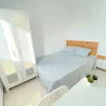 Rent 4 bedroom apartment in Seville