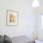 Rent a room of 110 m² in Madrid