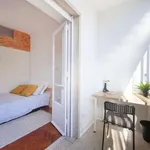 Rent a room of 120 m² in lisbon