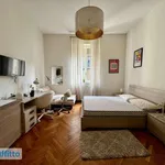 Rent 5 bedroom apartment of 170 m² in Milan