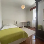 Rent 4 bedroom house in Évora