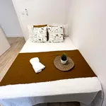 Rent 5 bedroom apartment in Valencia