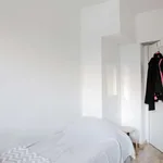 Rent a room of 100 m² in brussels