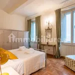 Rent 3 bedroom apartment of 100 m² in Florence