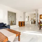 Rent 10 bedroom house of 1000 m² in Marbella