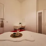 Rent a room in Madrid