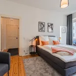 Rent 1 bedroom apartment of 35 m² in Berlin