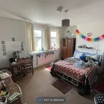 Rent 5 bedroom house in South East England