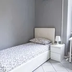 Rent a room of 210 m² in rome