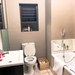 Rent 2 bedroom apartment of 88 m² in Sandton