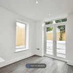 Rent 2 bedroom flat in Wales